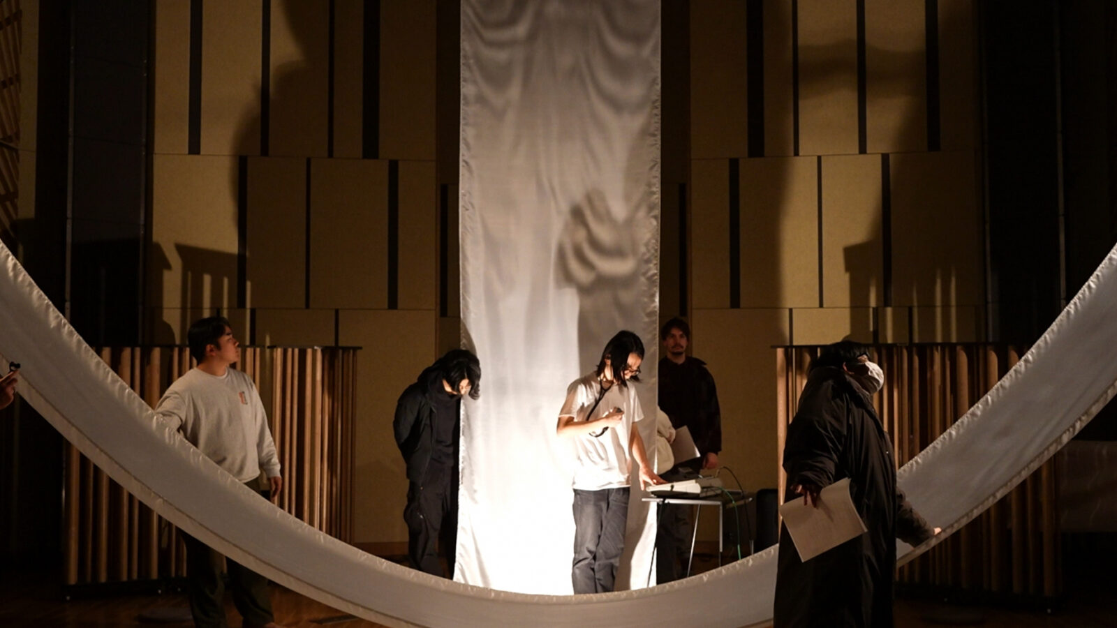 ふれる　-”布スピーカー”と心拍音のライヴパフォーマンス-